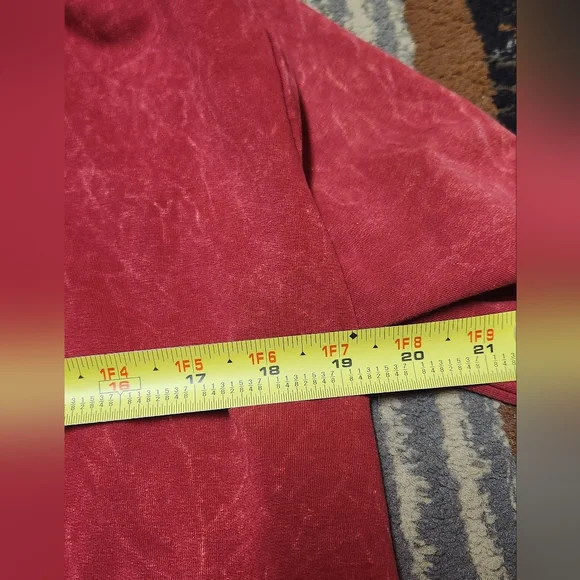 Beautiful sweater - Picture 8 of 9